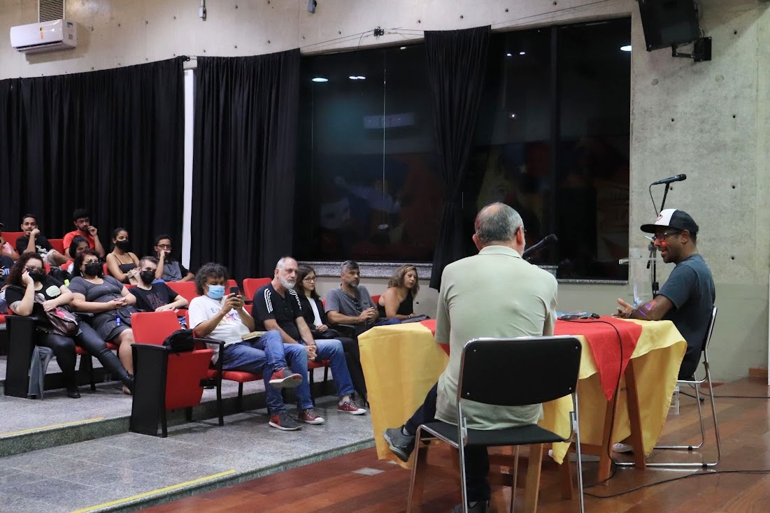 Trajetória Literária’ recebe escritora paraibana multipremiada